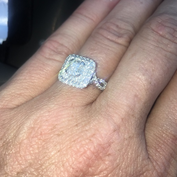 Diamond engagement ring - Picture 4 of 6